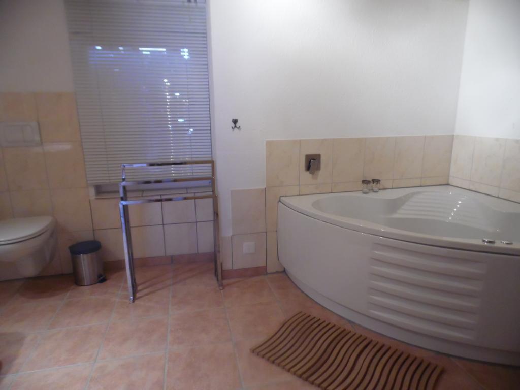 Appartment Chalet Sonnenheim คันเดอร์ชเตค ภายนอก รูปภาพ